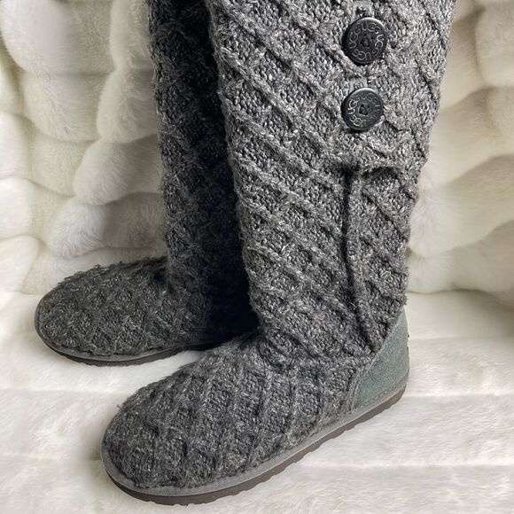 UGG Shoes - UGG Australia latice charcoal gray knit boots reversible knee high to short SZ9
